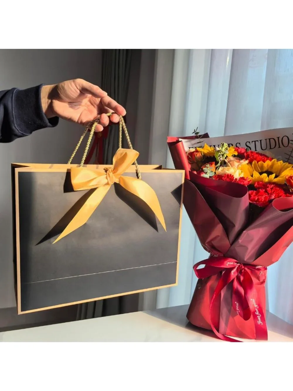 12PCS Medium Gift Bags with Handles - Black Gold Thank You Bags for Weddings